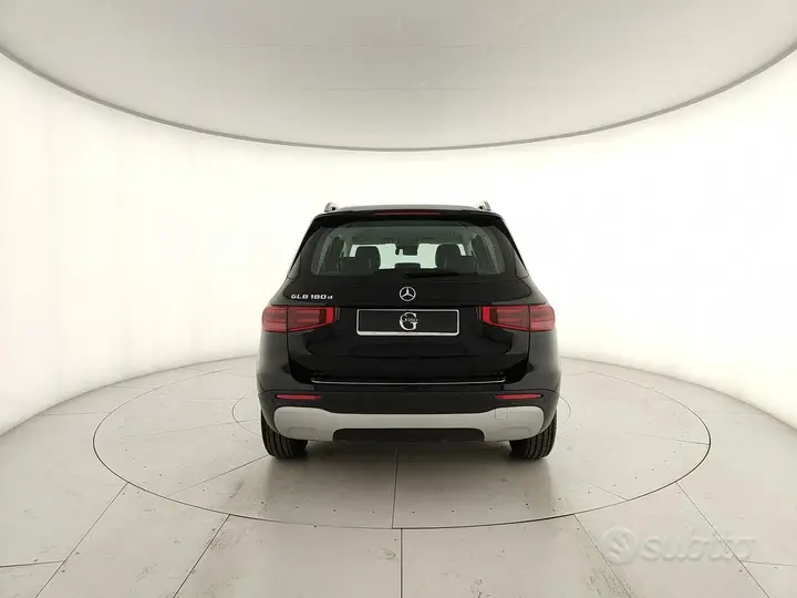 Mercedes-Benz Glb 2025 photo 4