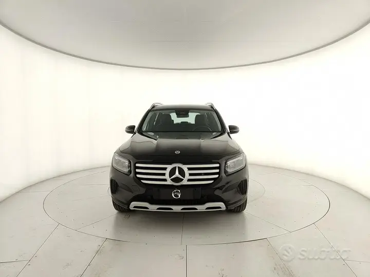 Mercedes-Benz Glb 2025 photo 2