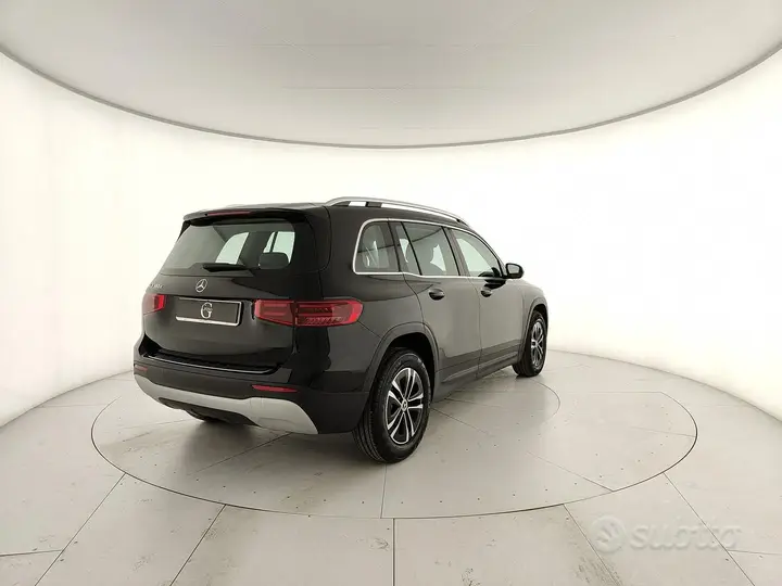 Mercedes-Benz Glb 2025 photo 3