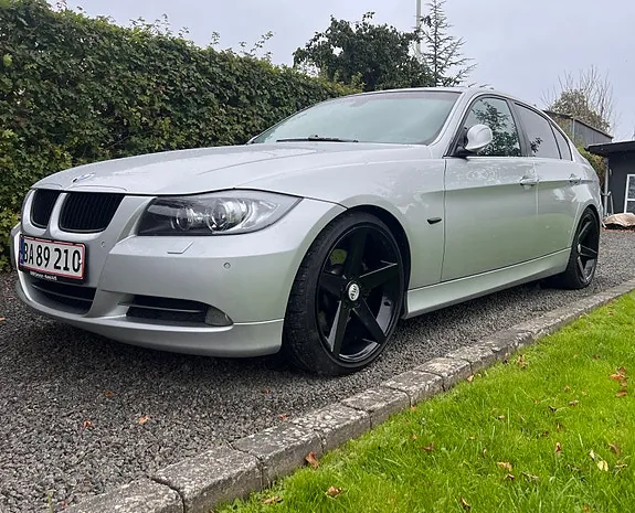 BMW 330I 2005 photo 2