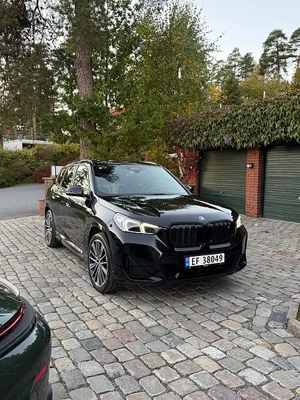 BMW Ix1 2023 photo 3