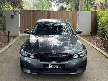 BMW 330 2022 photo 2