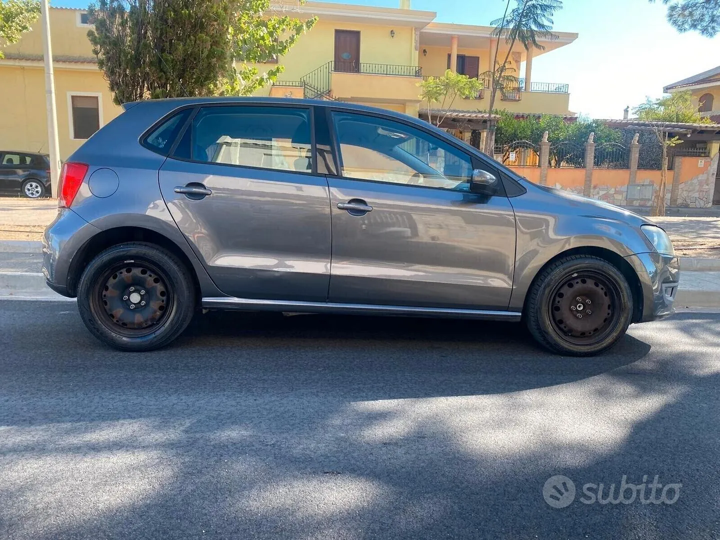 Volkswagen Polo 2011 photo 3
