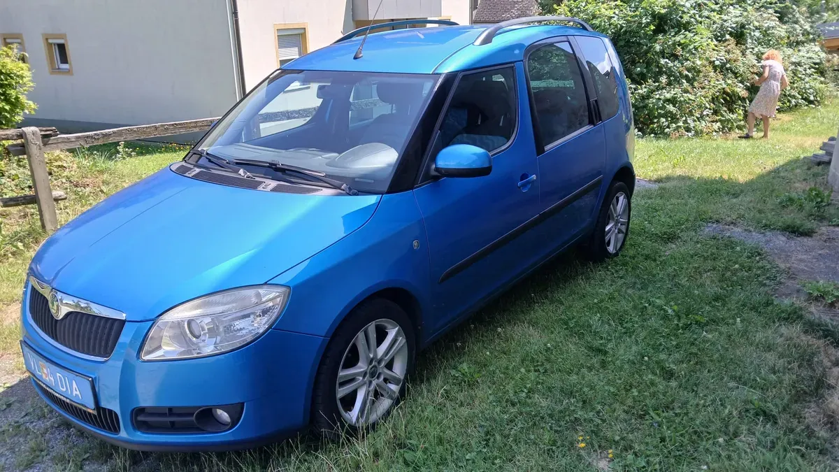 Skoda Roomster 2009 photo 2