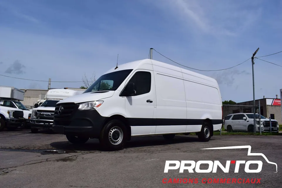 Mercedes-Benz Sprinter 2024 photo 3
