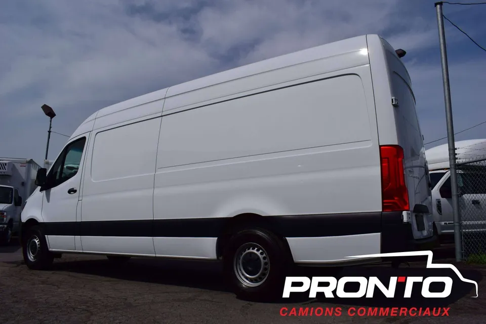 Mercedes-Benz Sprinter 2024 photo 5