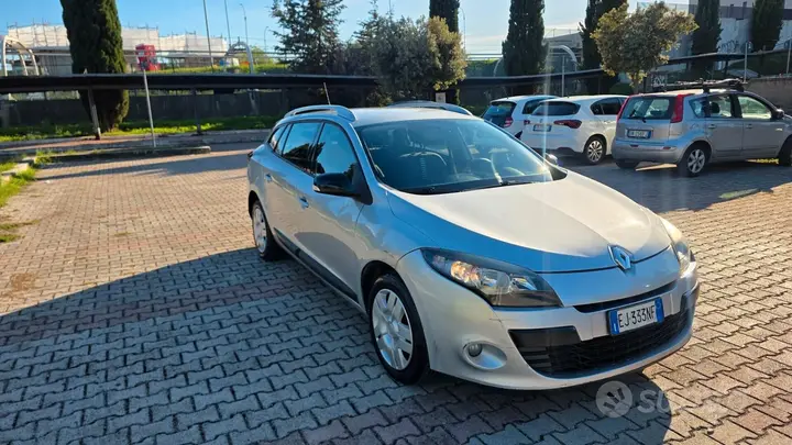 Renault Megane 2011 photo 3