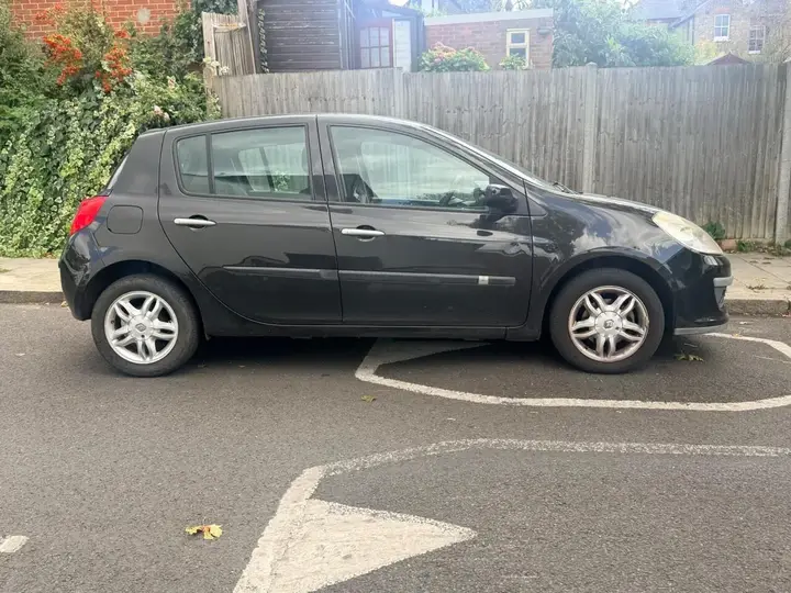 Renault Clio 2008 photo 3
