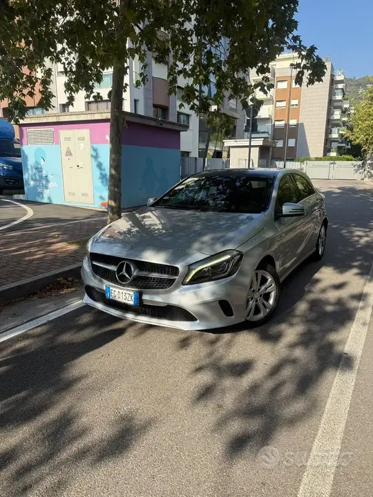 Mercedes-Benz A 2016 photo 2