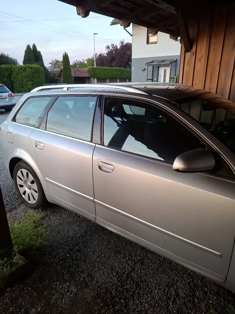Audi A4 2003 photo 2