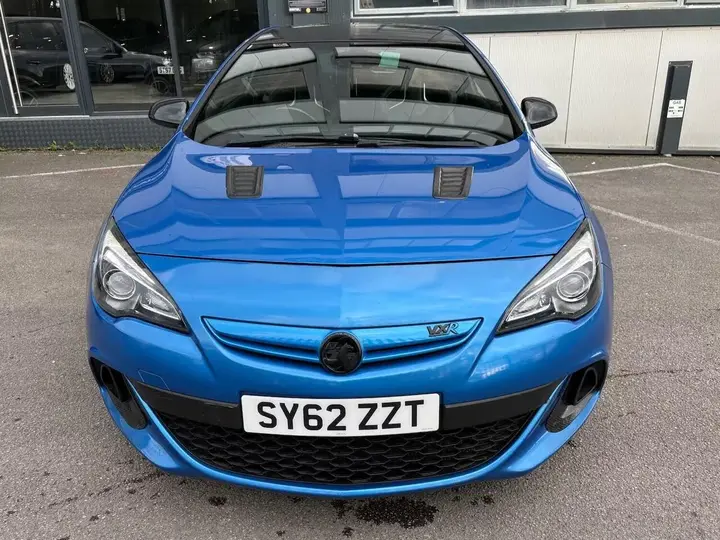 Vauxhall Astra Gtc 2013 photo 3