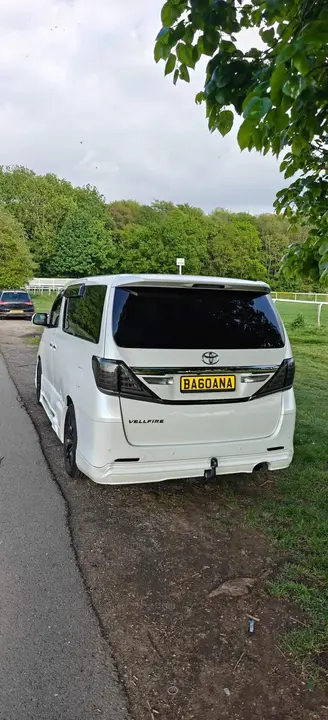 Toyota Vellfire 2012 photo 4