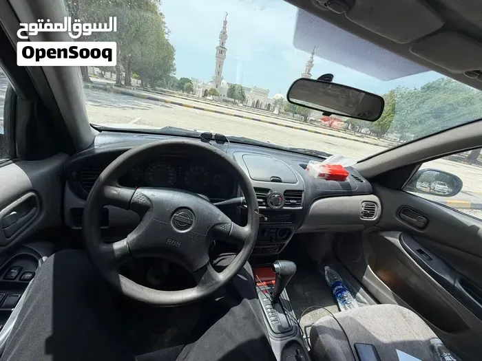 Nissan Sunny 2002 photo 4