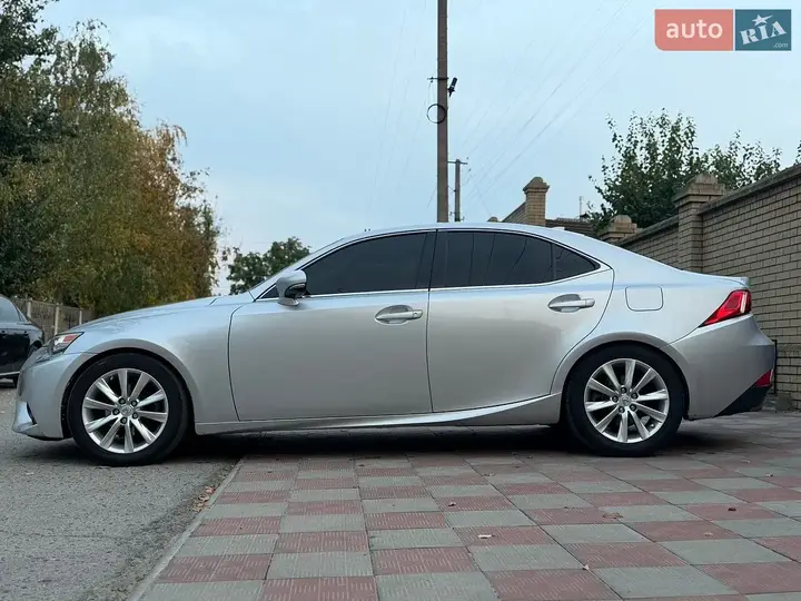 Lexus Is 2013 photo 2