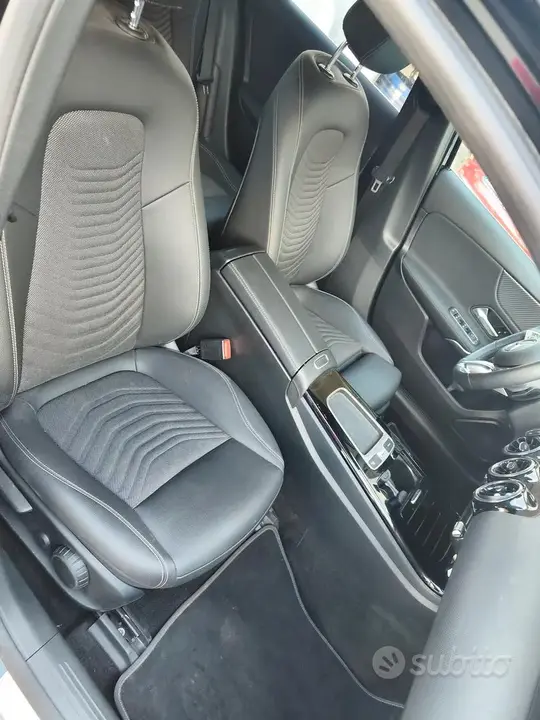 Mercedes-Benz A 180 2023 photo 3