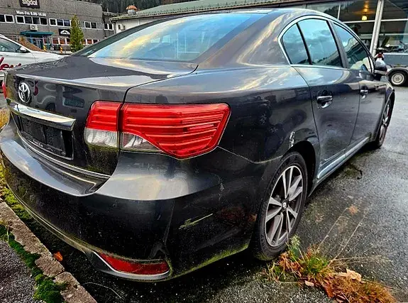 Toyota Avensis 2013 photo 4