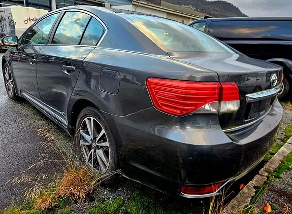 Toyota Avensis 2013 photo 3