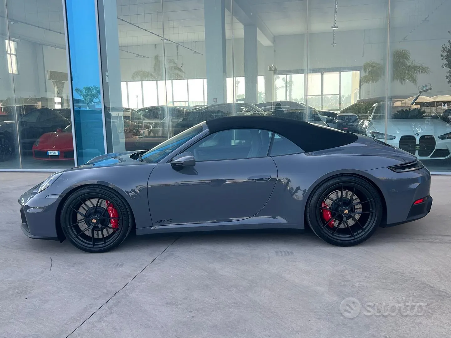 Porsche 911 Carrera 4 Gts Cabriolet 2026 photo 2