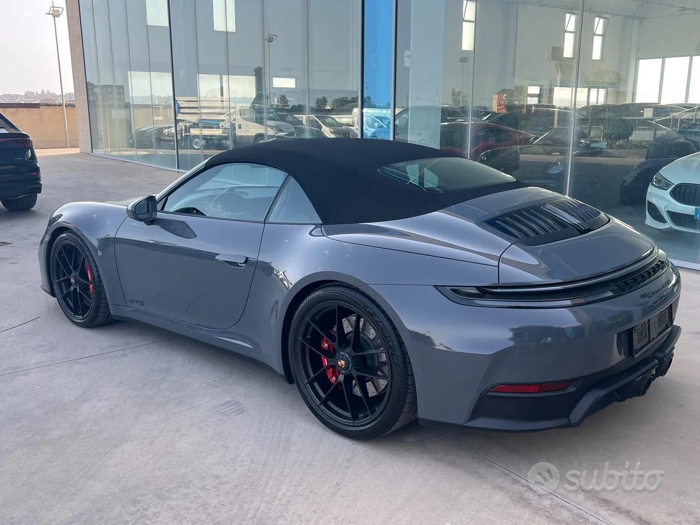 Porsche 911 Carrera 4 Gts Cabriolet 2026 photo 3
