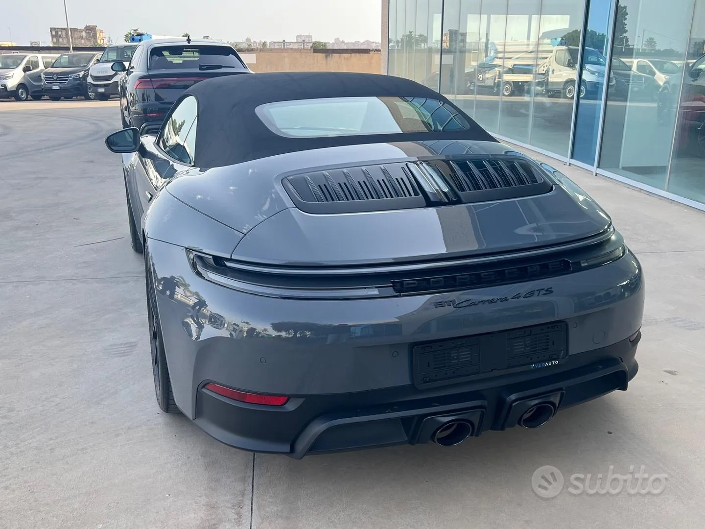Porsche 911 Carrera 4 Gts Cabriolet 2026 photo 4