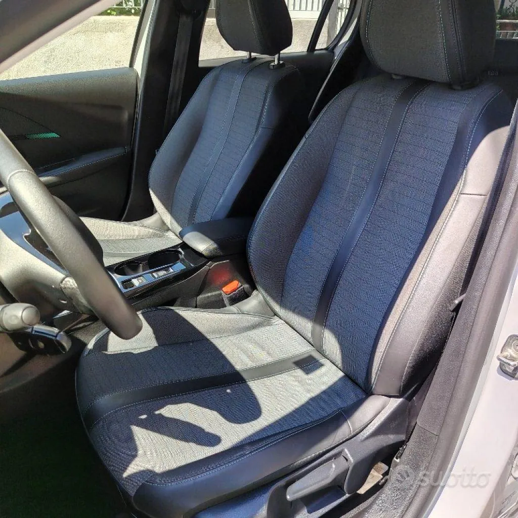 Peugeot 208 2023 photo 4