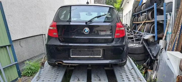 BMW 1 Series 2009 photo 2