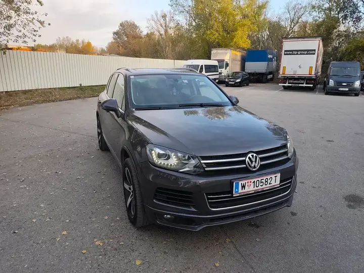 Volkswagen Touareg 2010 photo 2