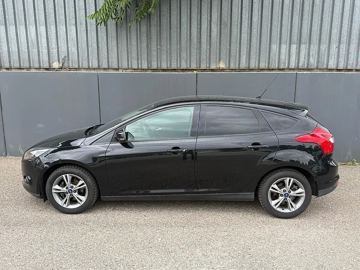 Ford Focus 2013 photo 2