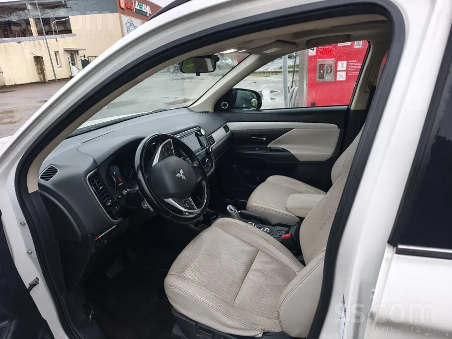 Mitsubishi Outlander 2013 photo 5