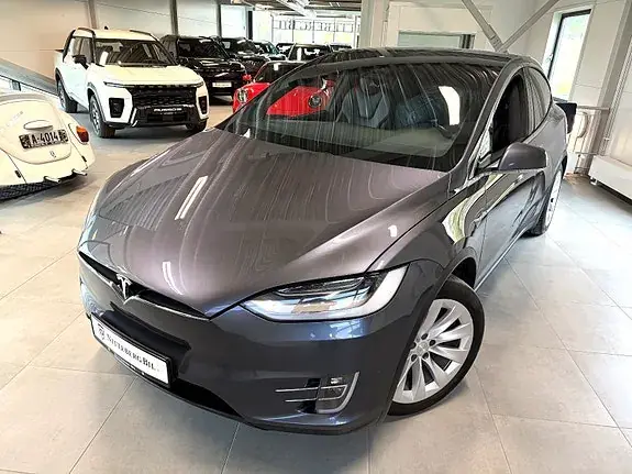 Tesla Model X 2021 photo 2