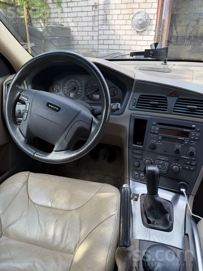 Volvo V70 2002 photo 2