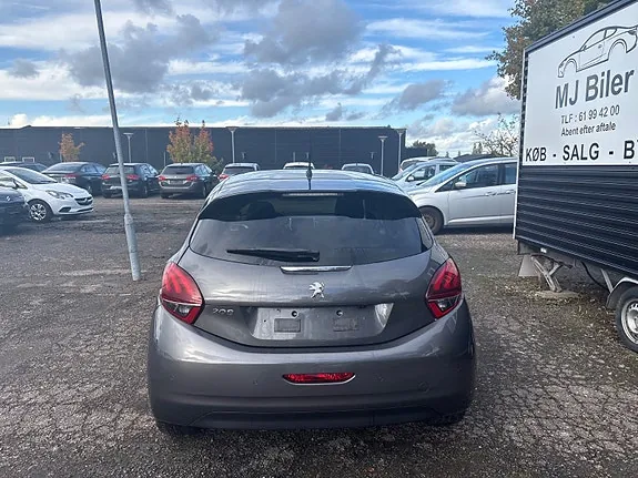 Peugeot 208 2019 photo 4