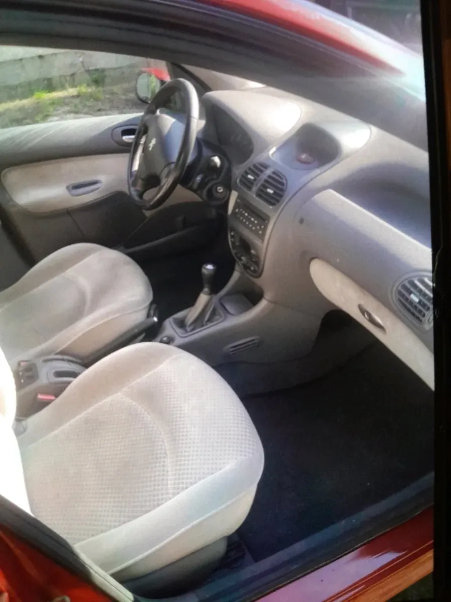 Peugeot 206 2004 photo 2