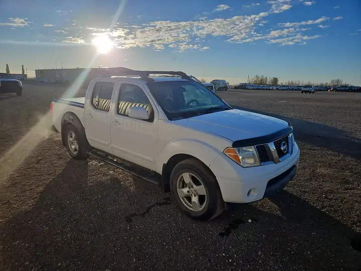 Nissan Frontier 2006 photo 2