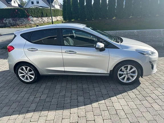 Ford Fiesta 2017 photo 2