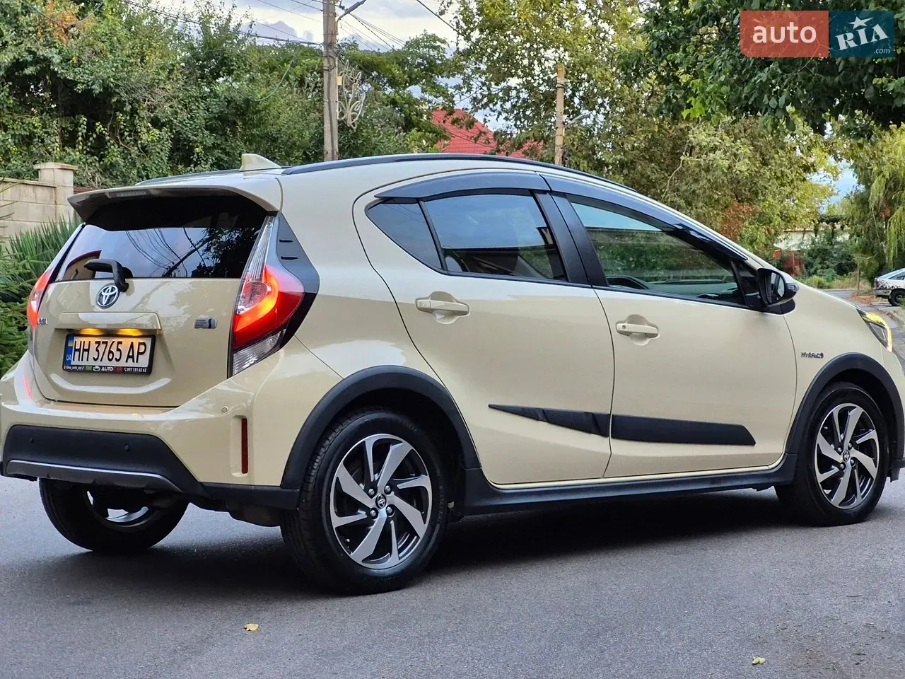 Toyota Aqua 2018 photo 2