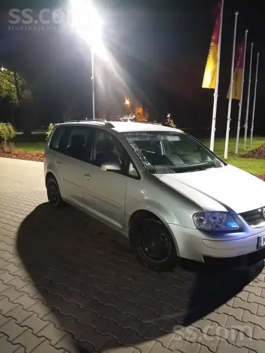 Volkswagen Touran 2003 photo 5