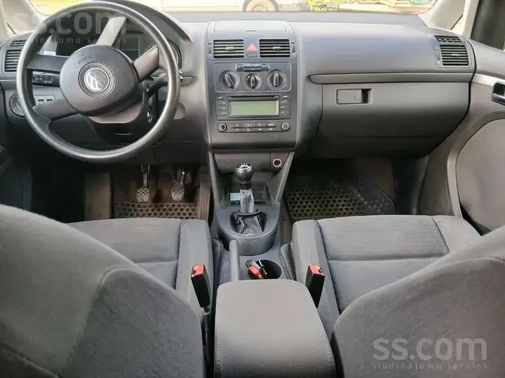 Volkswagen Touran 2003 photo 3