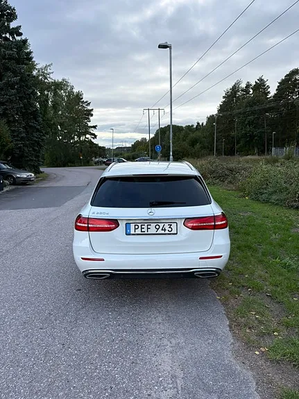 Mercedes-Benz E220 2017 photo 4