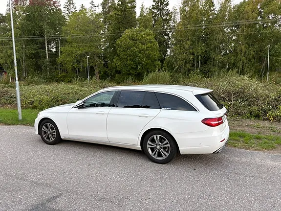Mercedes-Benz E220 2017 photo 3