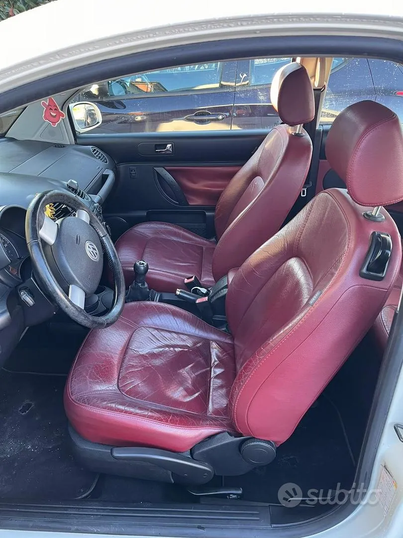 Volkswagen New Beetle 2008 photo 4