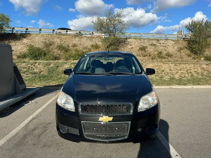 Chevrolet Aveo 2010 photo 2