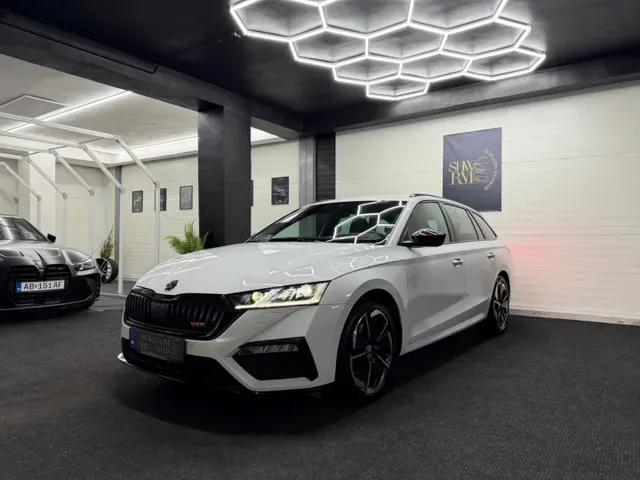 Skoda Octavia Combi 2023 photo 2