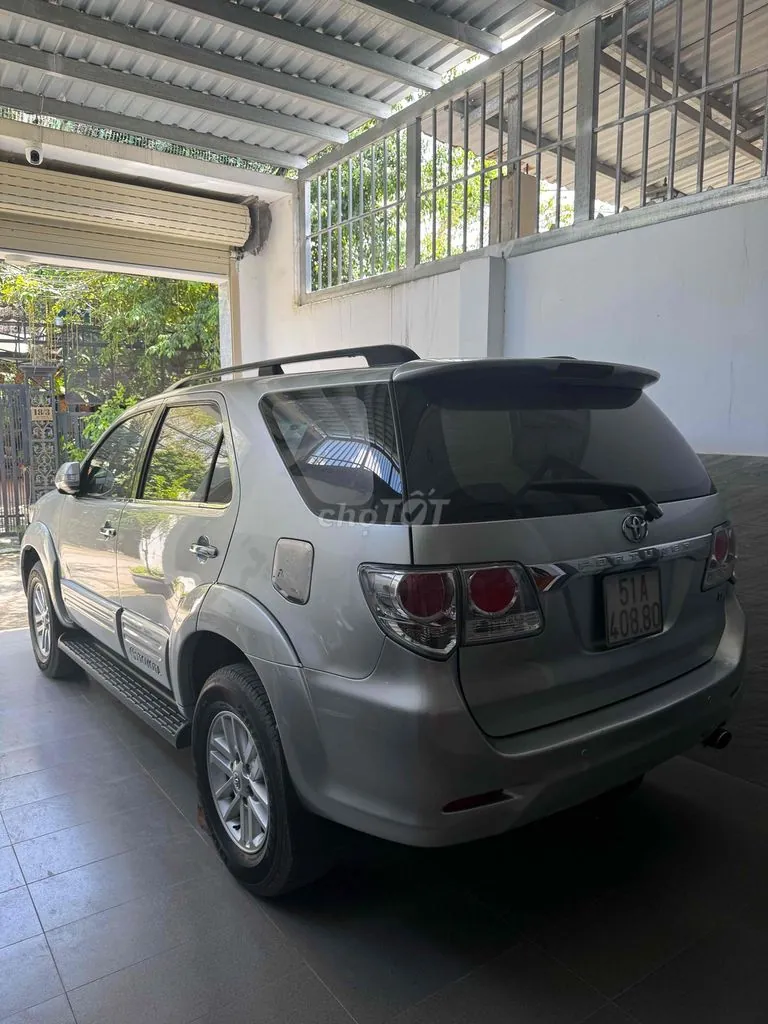 Toyota Fortuner 2012 photo 3