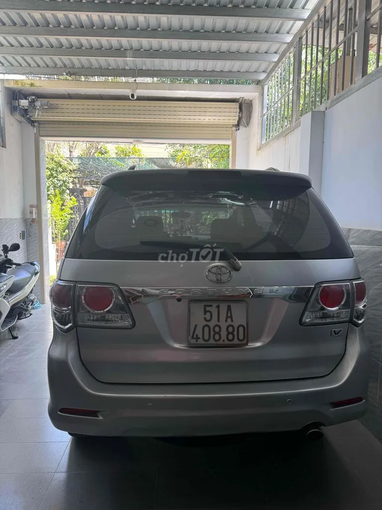 Toyota Fortuner 2012 photo 4