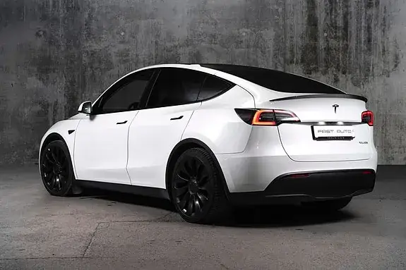 Tesla Model Y 2024 photo 5