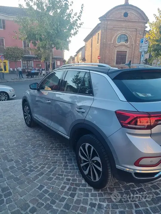 Volkswagen T-Roc 2023 photo 4