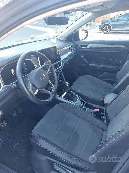 Volkswagen T-Roc 2023 photo 5