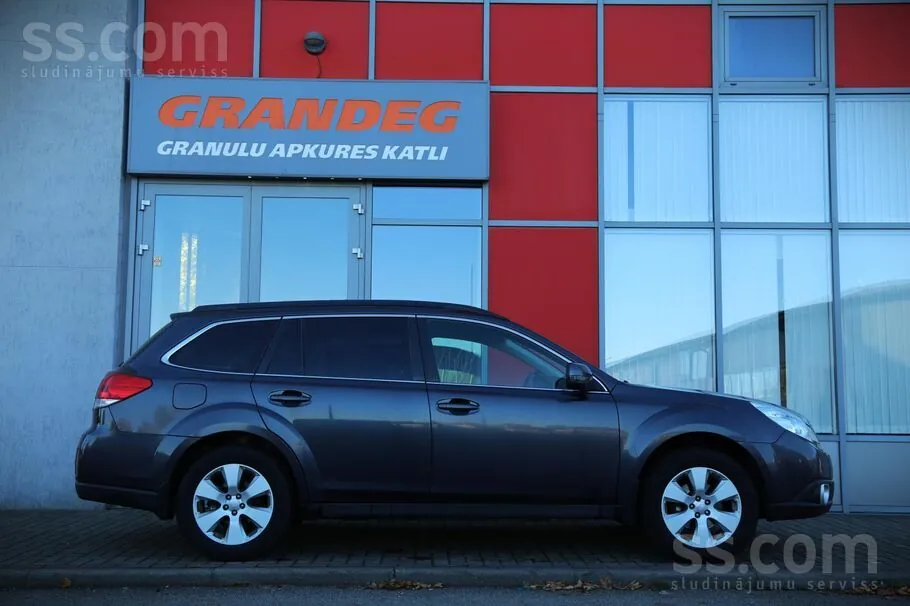 Subaru Legacy 2011 photo 3