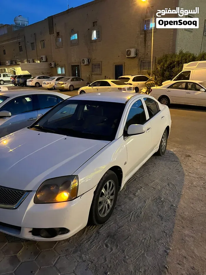 Mitsubishi Galant 2012 photo 3